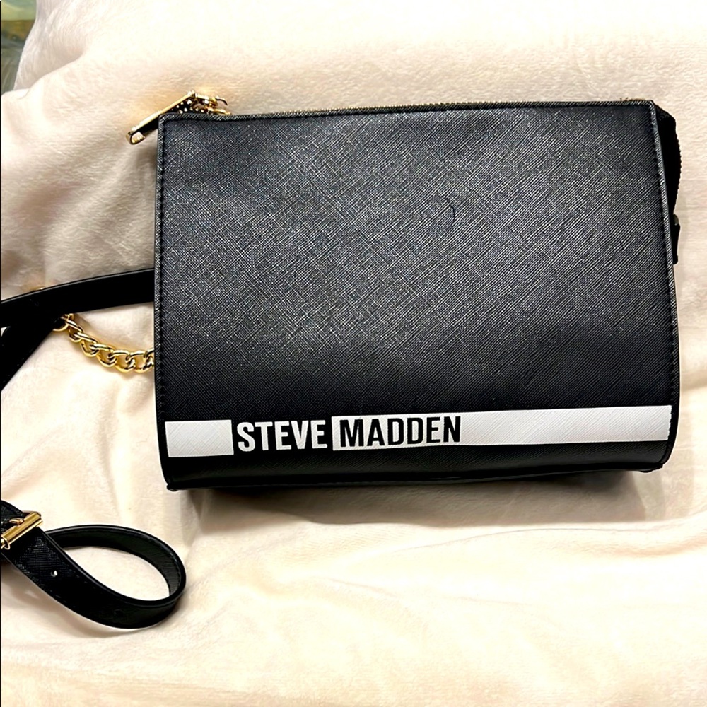 Steve Madden Black and White crossbody